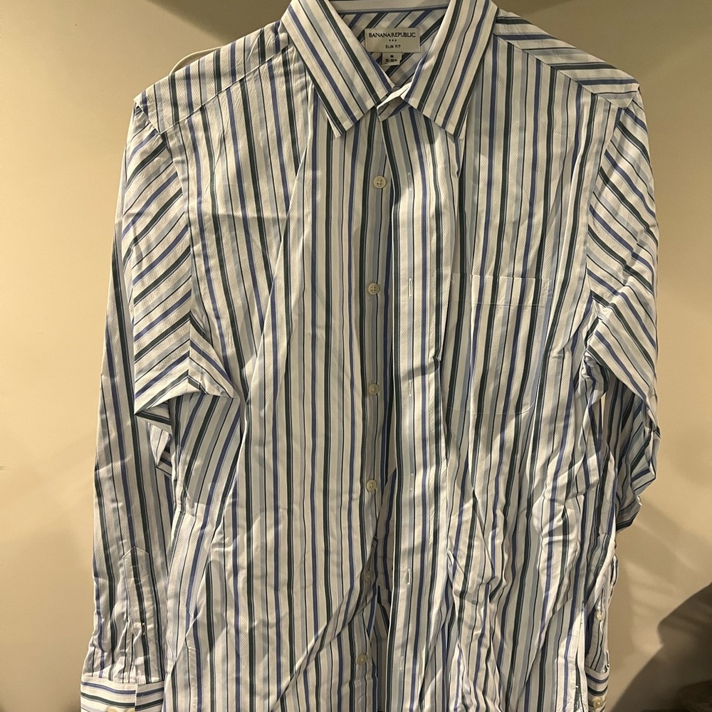 Banana Republic Blue and White Striped Dress Shirt.NWOT.SIZE M-15-15.5 Neck.32-3